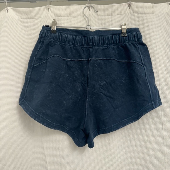 Lululemon Inner Glow 3” Shorts - Picture 2 of 4